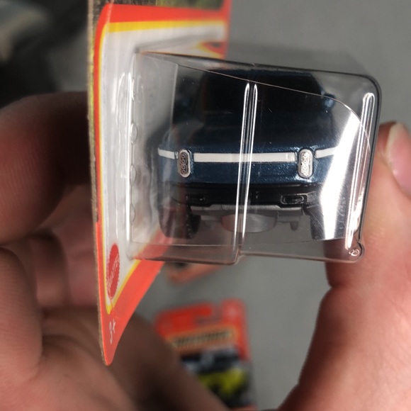 Rivian R1T - Picture 4 of 7